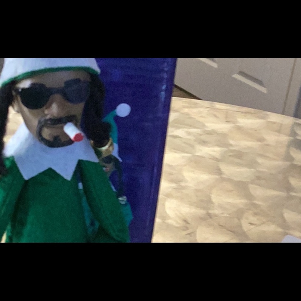 Snoop elf New Box
